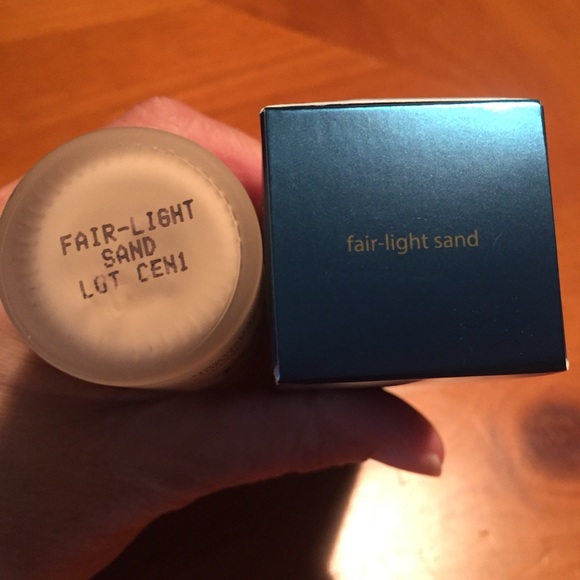 🎉HP🎉 Tarte Rainforest Of The Sea Water Foundation - Picture 7 of 11